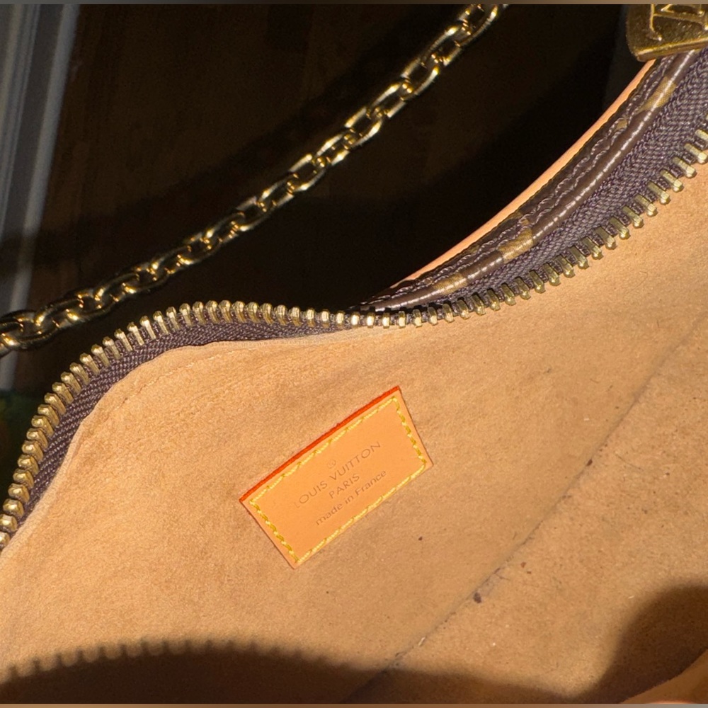 Louis Vuitton Loop Bag - Picture 11 of 16